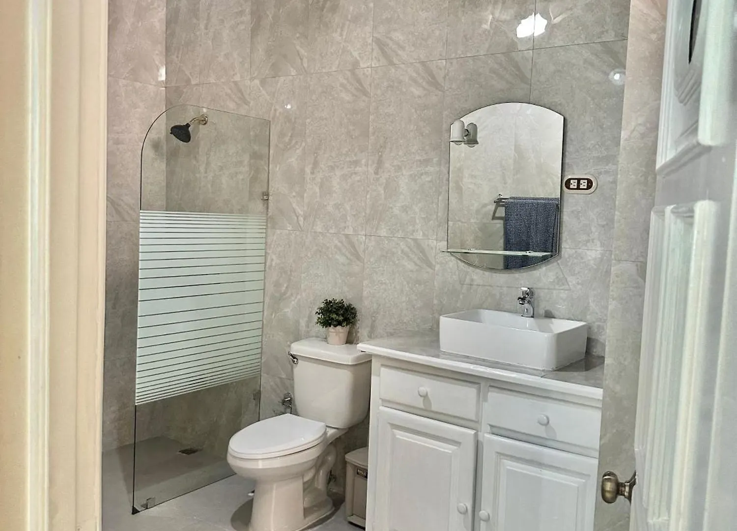 홈스테이 산토도밍고 Bonita Casa En Alameda 아파트 도미니카 공화국